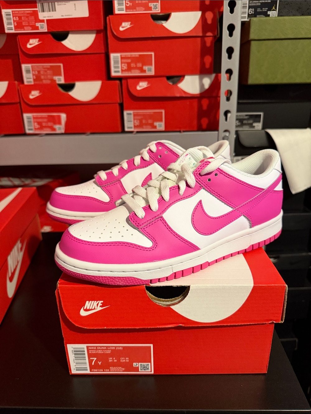 Nike Dunk Low Fuchsia GS Size 7y